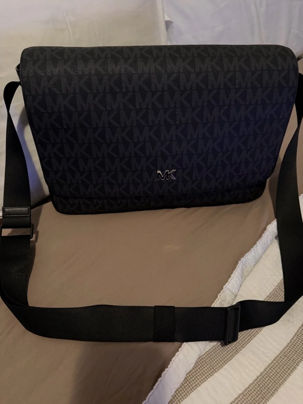 Michael Kors tote brief. Never used - Picture 1 of 5